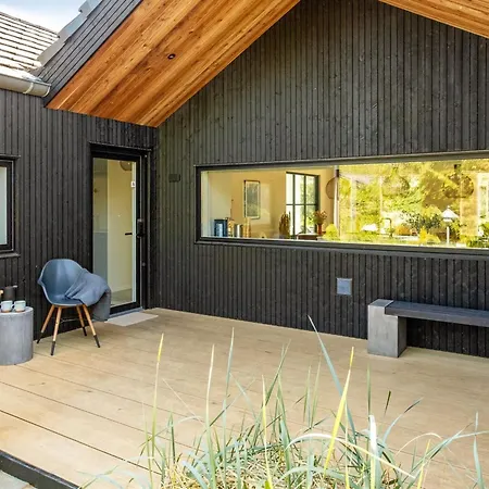 Menja - 1-4km From The Sea By Interhome